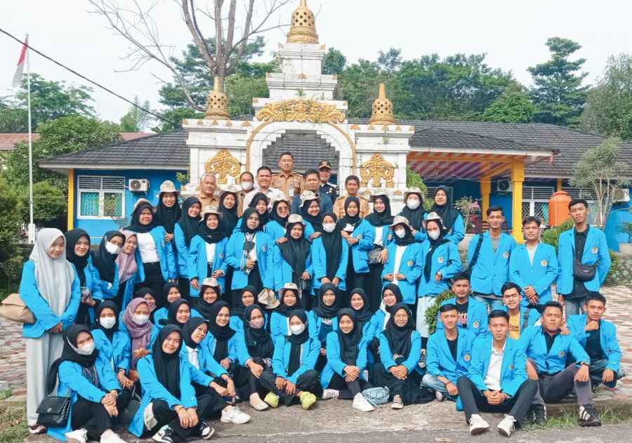 50 Mahasiswa KKN Universitas PGRI Palembang di Sambut Camat Lawang Kidul