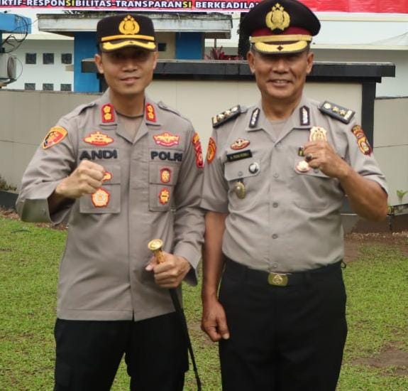 A. Roni Romli Polres Muara Enim Mendapatkan Kenaikan Pangkat Dari Kompol Menjadi AKBP