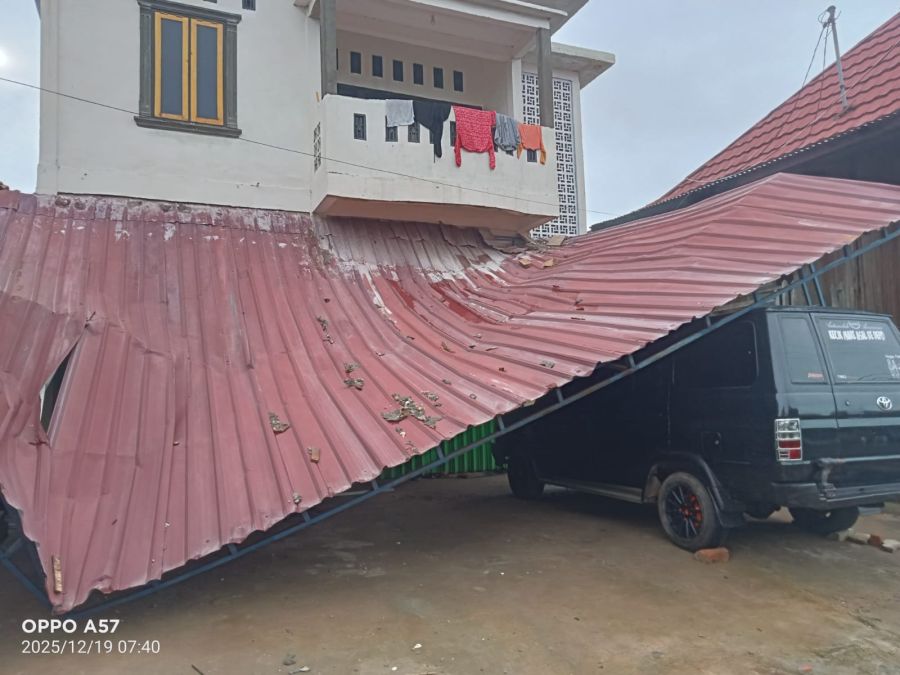 Angin Kencang Memporak Porandakan Pada Bangunan Rumah dan SDN 26 Talang Ubi Pali