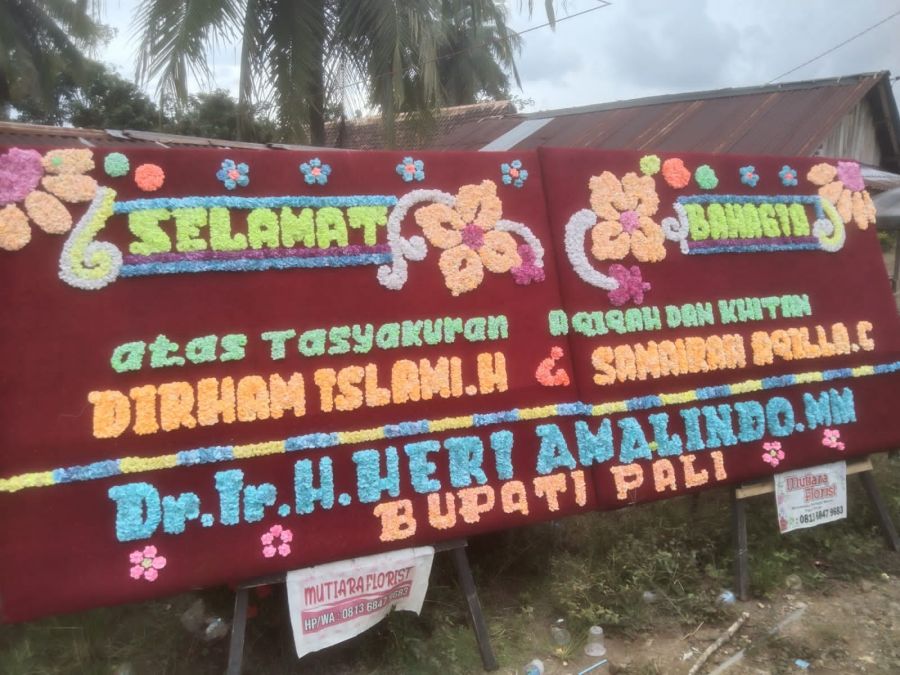 Aqiqah dan Selamatan Khitanan di Kediaman Muslim Kades Aur Duri Dipenuhi Karangan Bunga