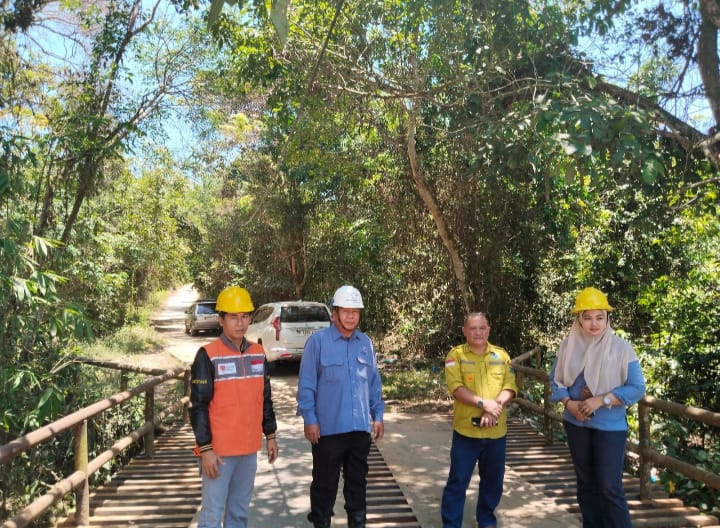 Bersama Masyarakat, Medco E&P Bantu Perbaiki Jembatan di Desa Gemawang Kec Rambang Niru