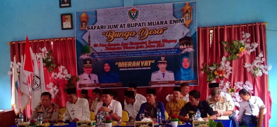 Pj. Bupati Muara Enim Didampingi Camat Gumeg Laksanakan Bunga Desa di Kantor Desa Bangun Sari