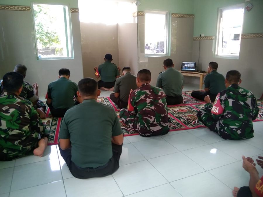 Danramil 404-07/Muara Enim Laksanakan Sholat Dzuhur Berjamaah