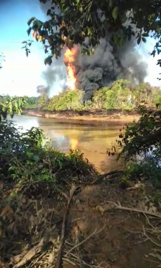 Diduga Sumur Ilegal Terbakar! Sungai Parung Tercemar Lagi