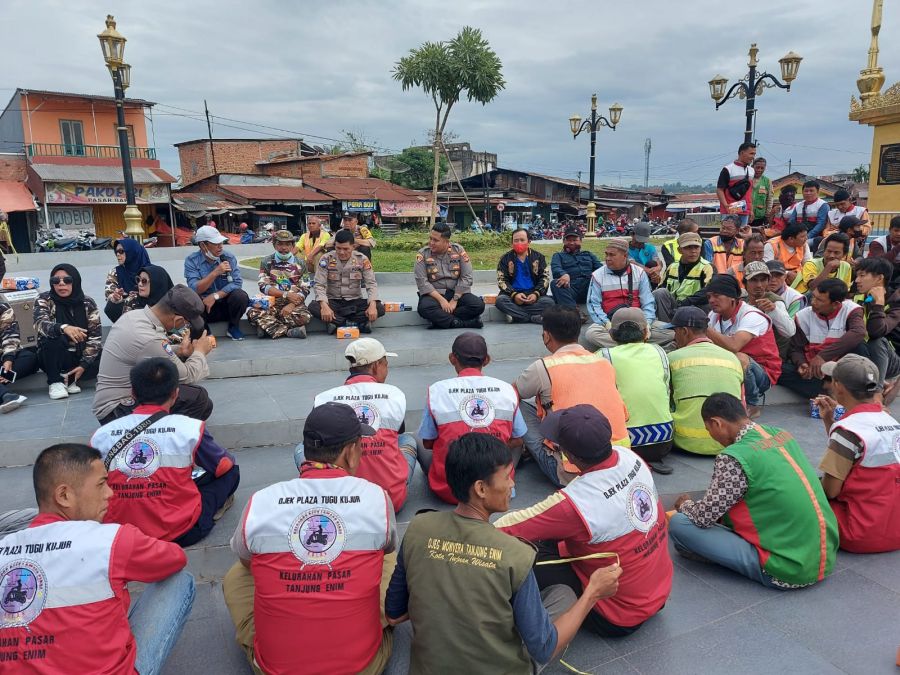 Giat Kapolsek Lawang Kidul Dalam Rangka Jum'at Curhat