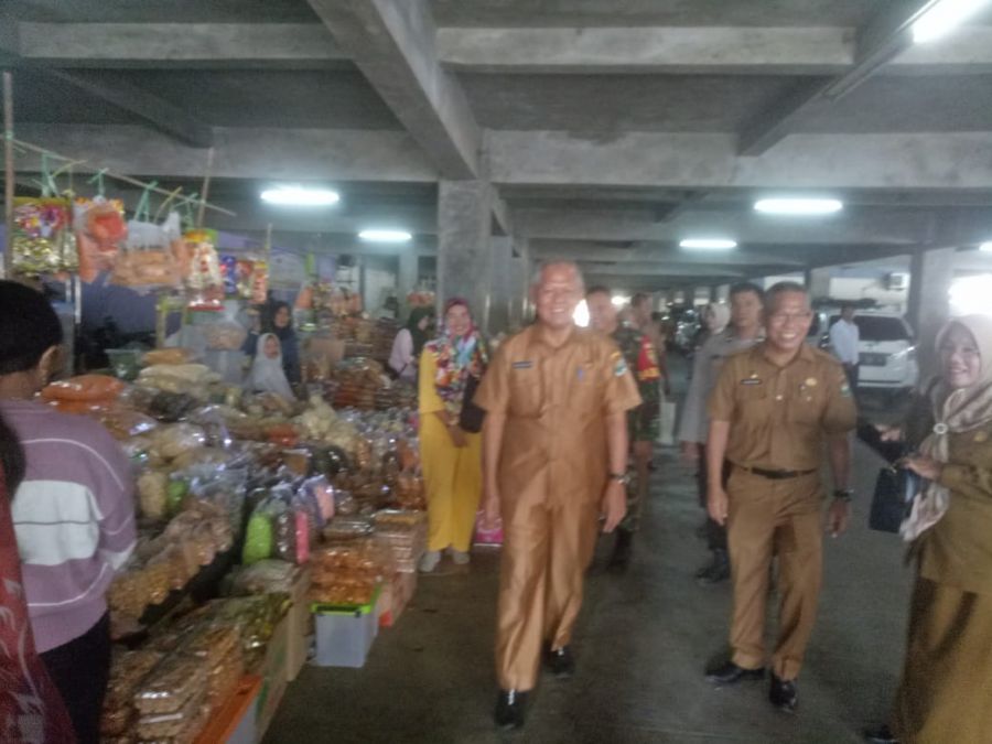 Jelang Idul Adha, Pemkab Muara Enim Pantau Perkembangan Harga Pangan di Pasar Impres