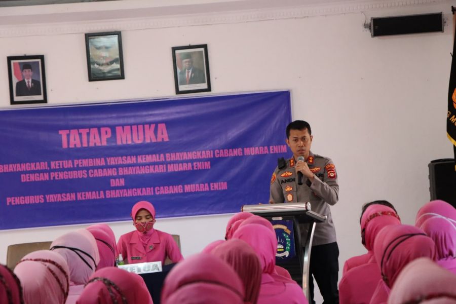 Kapolres Muara Enim Berikan Wasiat Kepada Bhayangkari Cabang Muara Enim