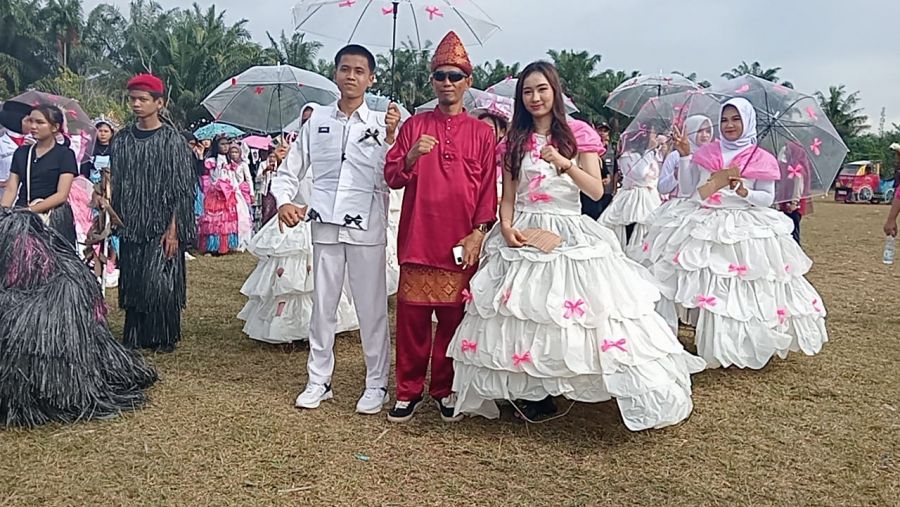 Keren-keren, Beragam Aneka Pameran Pada Karnaval di Desa Manunggal Jaya Rambang Niru