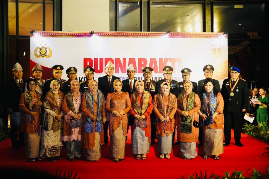 Ketua Alumni Akpol Irjen Moh Iqbal Kapolda Riau Lepas 13 Orang Purna Bhakti di Kota Palembang