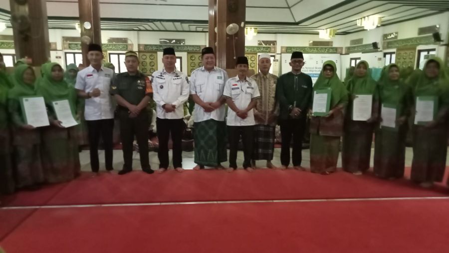 Ketua PC Muslimah NU Kukuhkan Pengurus Ranting Muslimah NU Se-Kecamatan Lawang Kidul