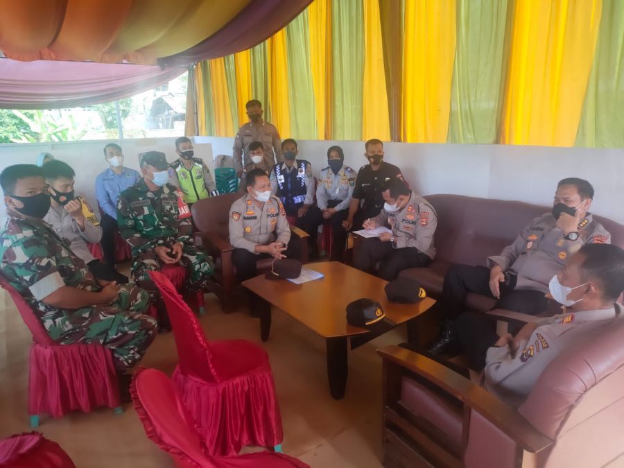 Koramil 404-04 Gunung Megang Bantu Pengamanan Arus Mudik Lebaran 2022