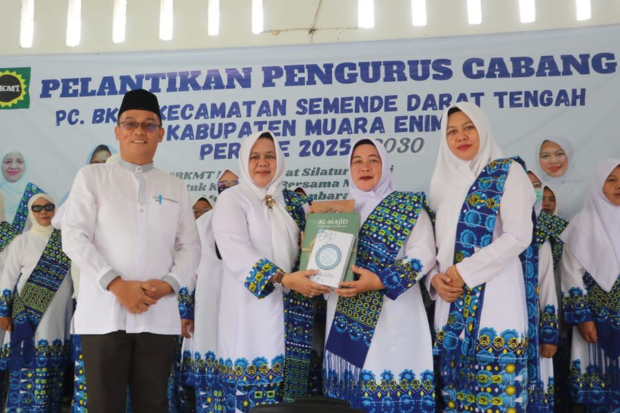 Lantik Pengurus Cabang BKMT Tanjung Agung dan SDT, Wabup Ingatkan Tugas Penting Pembinaan Umat