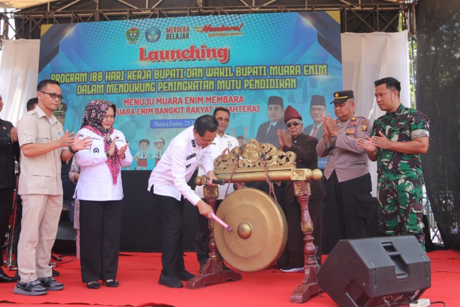 Libatkan Penjahit Lokal, Bupati Luncurkan Program Seragam Gratis Untuk SD dan SMP Sederajat