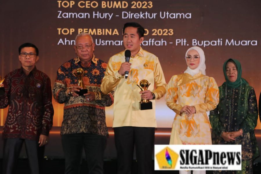 Manajemen & Rasio Keuangan BPR GS Dinilai Sehat, Plt. Bupati Raih Pembina Terbaik Top BUMD Award 23