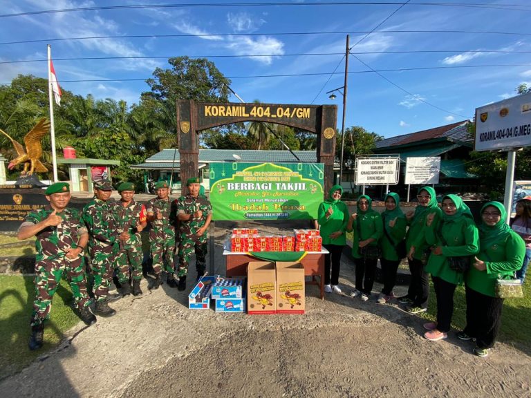 Masih Suasana Ramadan 1444 H, Koramil 404-04/Gunung Megang Berbagi Takjil Buka Puasa
