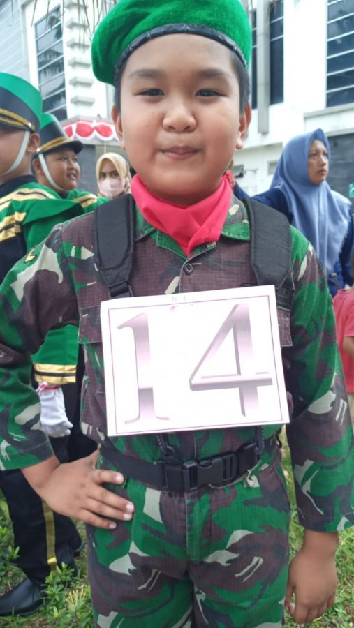 MIN 1 Muara Enim Dapat Juara 2 Gerak Jalan Indah, M. Rafa Wakili Teman-teman Ucap Bahagia