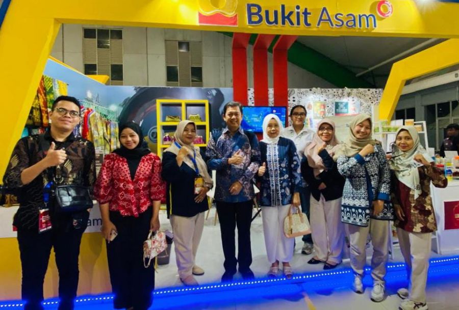 Mitra Binaan Bukit Asam (PTBA) Ramaikan Puncak Hari UMKM Nasional 2024