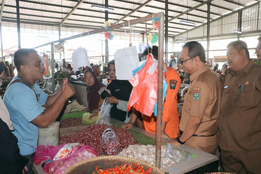 Operasi Pasar Murah 2 Hari Berturut-turut di Pasar Inpres, Warga Riang Belanja Sembako Murah