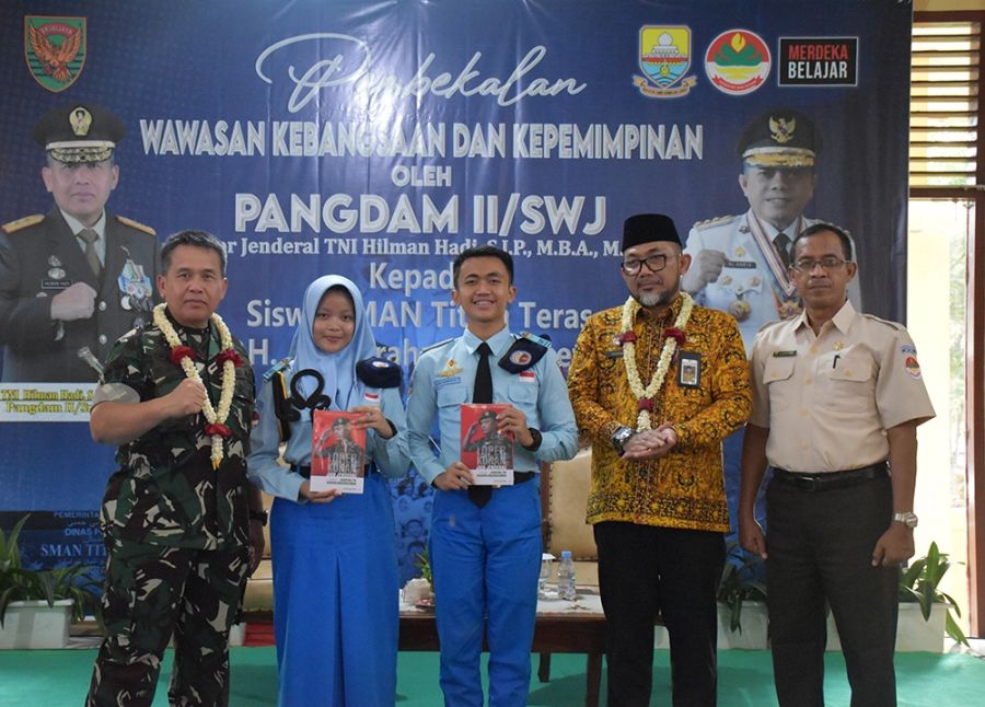 Pangdam ll/Swj Beri Pembekalan Siswa SMAN Titan Teras Jambi