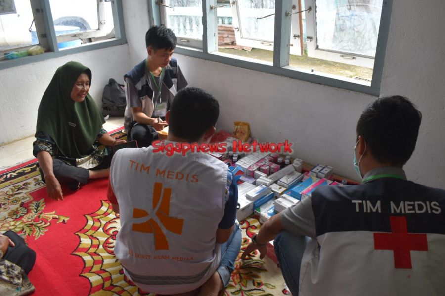 Peduli Bencana Sumbar, Bukit Asam (PTBA) Salurkan Bantuan untuk Korban Banjir Bandang