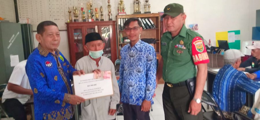 Pembagian BLT DD Tahun 2022 Desa Sumaja Makmur Berjalan Lancar