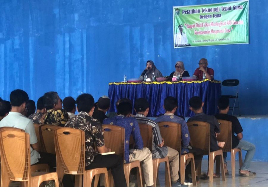 Pemcam Gunung Megang Gelar Pelatihan Technologi Tepat Guna, Dari Sampah Menjadi Produk Berharga