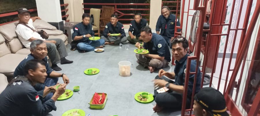 Pengurus Daerah Ikatan Wartawan Online Gelar Rapat Konsolidasi Sekaligus Buka Bersama