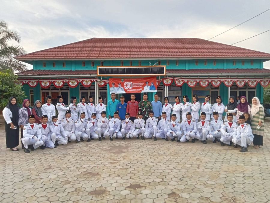 Persiapan Upacara HUT RI Ke 80, Kades Manunggal Jaya Kukuhkan Paskibra Sukses Dilaksanakan