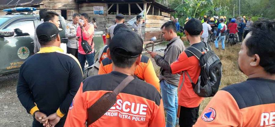 Personel Senkom Rescue Jambi Bantu Evakuasi Kecelakaan Helikopter di Kerinci