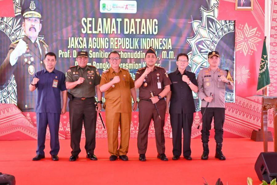 Pj. Bupati Dampingi Jaksa Agung RI Resmikan Gedung Baru Kantor Kejari Muara Enim dan Kejari PALI