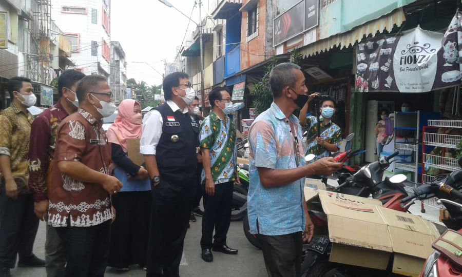 Cek Harga Minyak Goreng, Pj. Bupati Muara Enim Sidak Ke Pasar Muara Enim