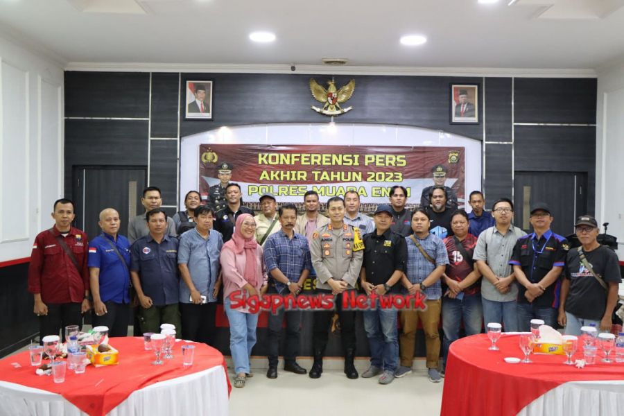 Pres Release Akhir Tahun 2023, Kapolres Muara Enim Berharap Insan Pers Berikan Informasi Positif