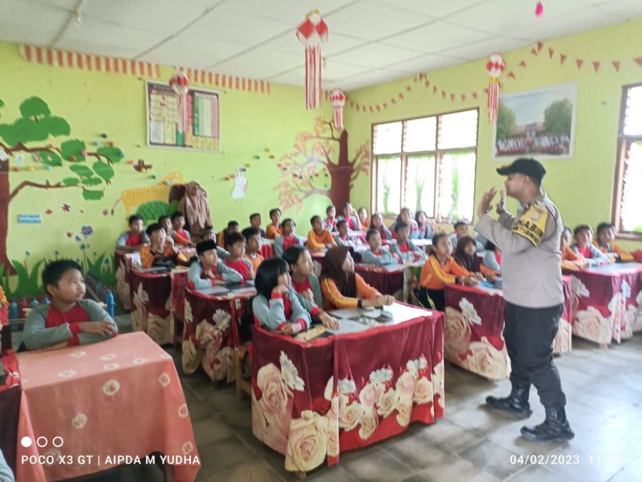 Polres Muara Enim Terjunkan Bhabinkamtibmas ke Sekolah, Tangkal Kabar Hoax Terkait Penculikan Anak
