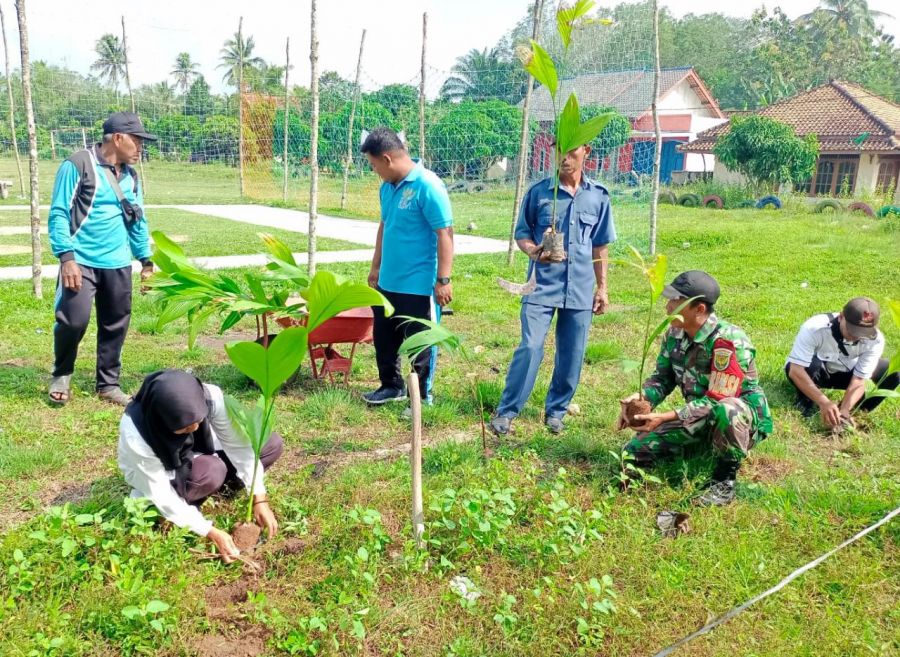 Prajurit Kodim 0427/Way Kanan Ajak Karang Taruna Hijaukan Alam