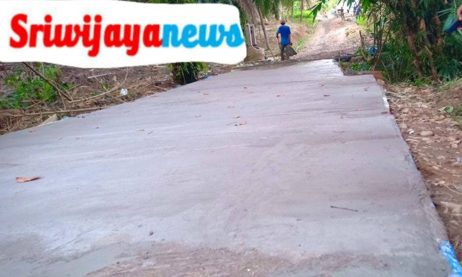 Proyek Jalan Lingkungan Desa Sumaja Makmur Kuat Dugaan Dibangun Asal-asalan
