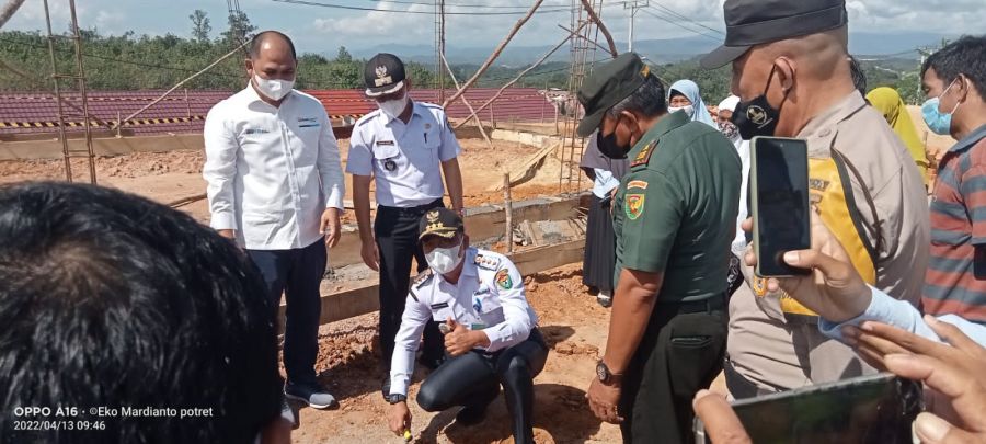 PT. BA Bersama Forkopimcam Lawang Kidul Lakukan Peletakan Batu Pertama Bangunan Posyandu