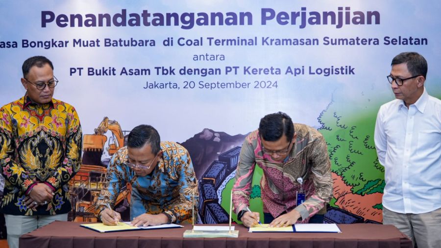 PT Bukit Asam dan KAI Logistik Teken Kerja Jasa Bongkar Muat Batu Bara