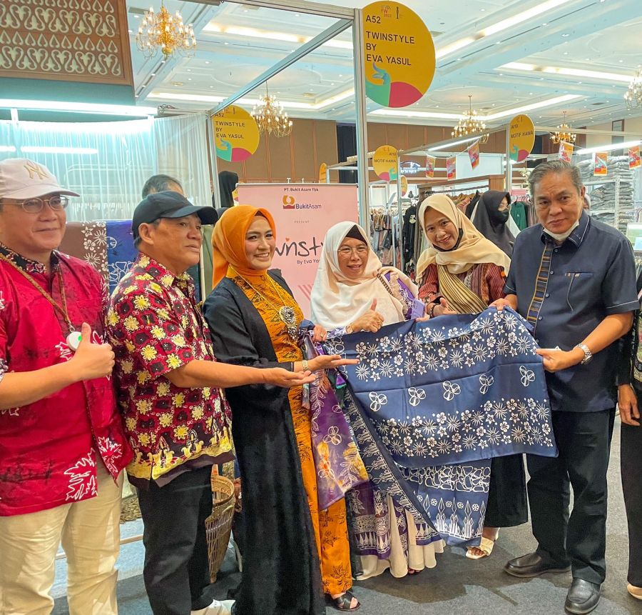 PT. Bukit Asam TBK Ikut Suksekan Indonesia Fashion Week (IFW) Tahun 2022 di Jakarta