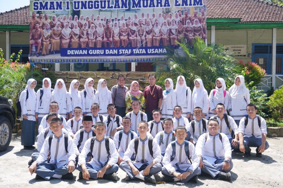 PT SBS Bantu Lapangan SMAN 1 Muara Enim yang Memenuhi Standard