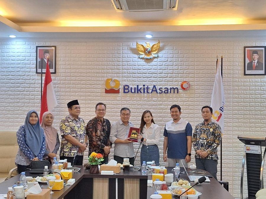 PTBA Raih Predikat Badan Publik Informatif 2025