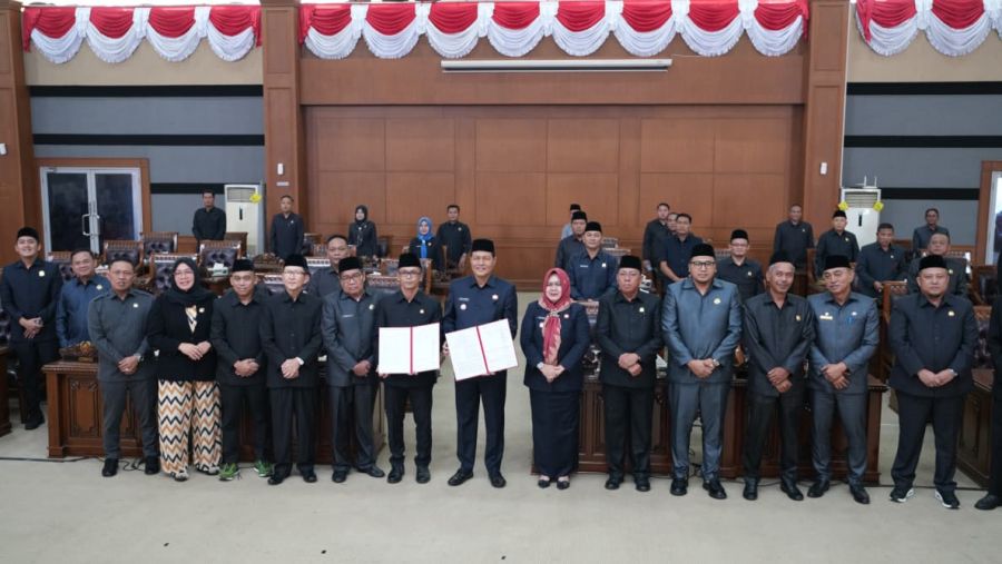 Raperda APBD-P Kabupaten Muara Enim Tahun 2025 Disepakati Rp.4,7 Triliun