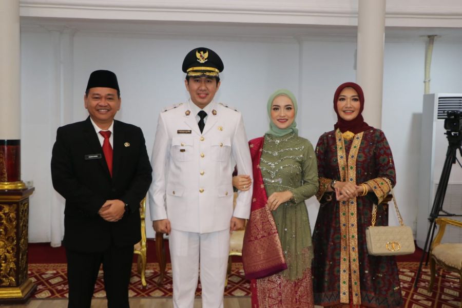 Resmi Dilantik Wabup, Ahmad Usmarwi Kaffah Jabat Plt. Bupati Muara Enim
