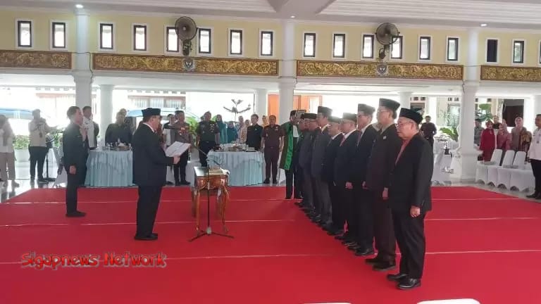 Resmi Perpanjangan Jabatan 8 Tahun, Sebanyak 244 Kades Se-kabupaten Muara Enim Menerima SK
