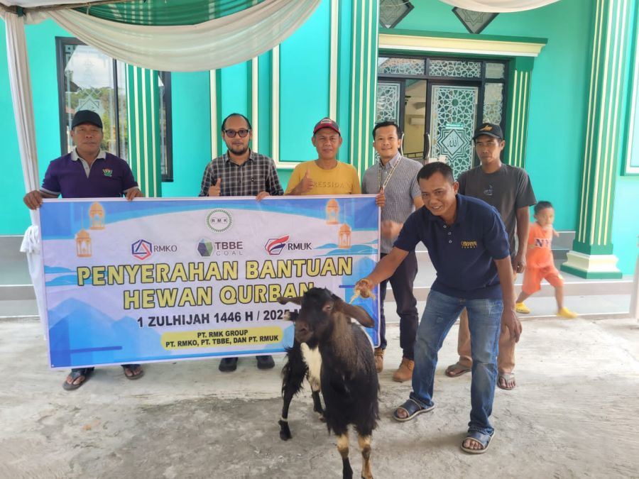 RMK Group Serahkan Hewan Qurban,di Wilayah Kerja Perusaan (PT TBBE, PT RMKO & PT RMUK) 