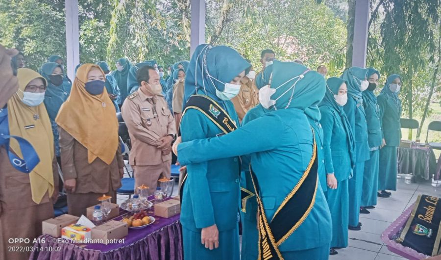 Santi Yosiana Kukuhkan Bunda Literasi Desa dan Kelurahan se-kecamatan Lawang Kidul