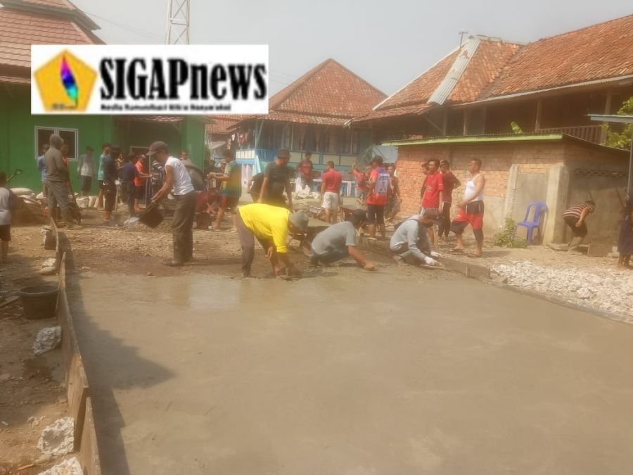 Semangat Gotong-royong dari Hasil Iuran Warga RW 05 Kel. Muara Enim, Bangun Lapangan Serbaguna