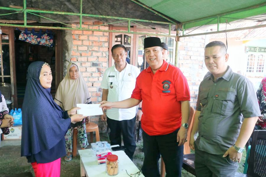 Serahkan Santunan Korban Tenggelam, Pj. Bupati Himbau Orang Tua Larang Anak Bermain di Sungai