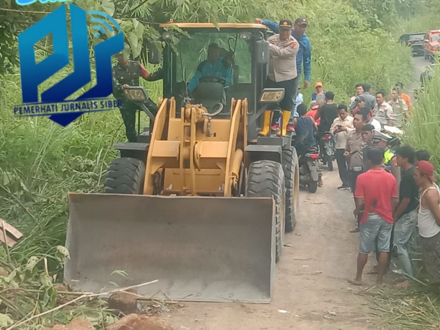 Tanggap Cepat, Polres Muara Enim, Tangani Bencana Tanah Longsor