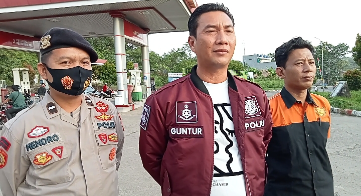 Tim Lakid Polsek Lawang Kidul Pantau Situasi Pasca Kenaikan Harga BBM