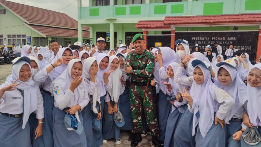 Tingkatkan Pemahaman Wawasan Kebangsaan, Pesan Dandim 0417/Kerinci Saat Jadi Irup SMA 3 Sungai Penuh